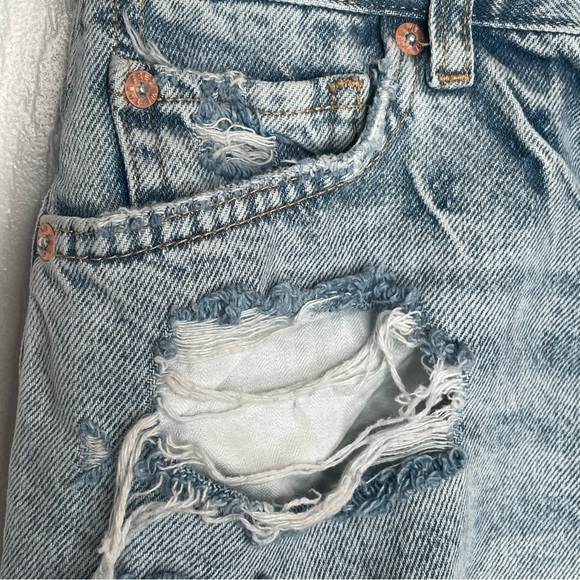 We The Free Maggie Mid Rise Distressed Short in Kiss Me Wash Boho Bohemian 25 - Picture 5 of 15